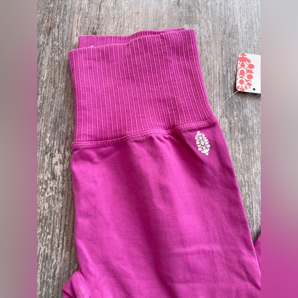 Free People Movement karma leggings hot pink size Medium Large M/L NWT - Picture 13 of 16